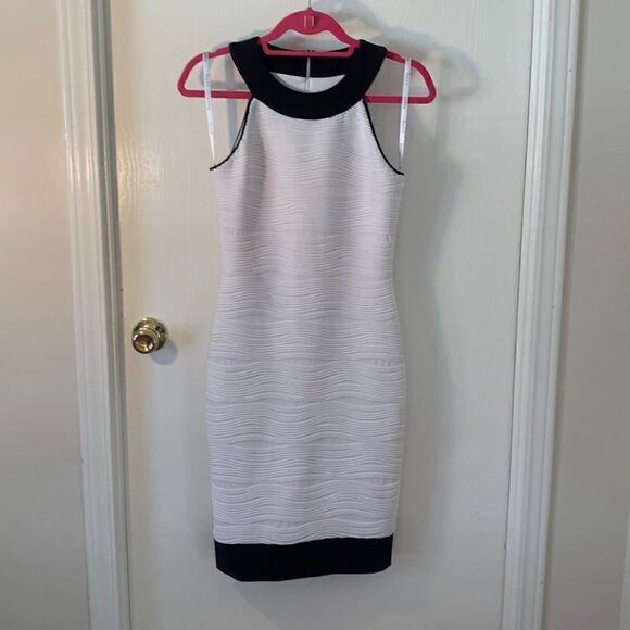 Joseph Ribkoff EUC white textured sleeveless fitted dress Size 4 - Picture 1 of 10